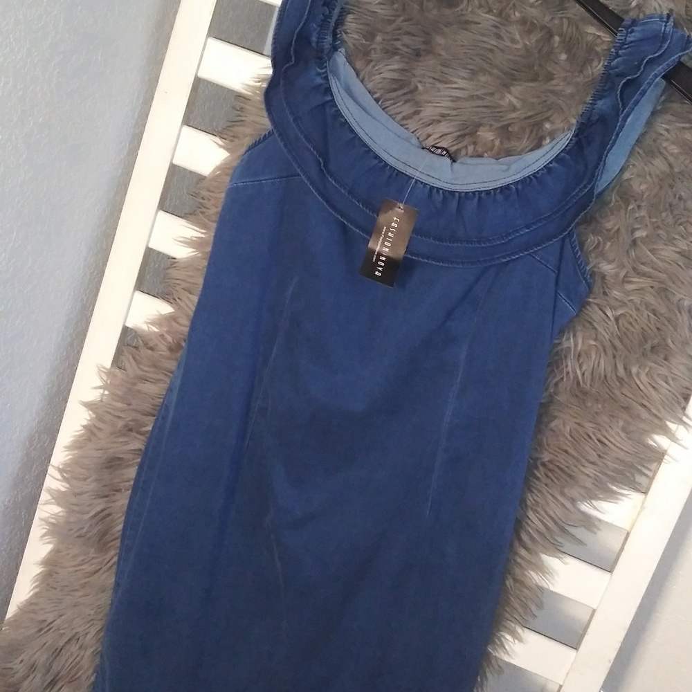 Dress - Picture 2 of 4